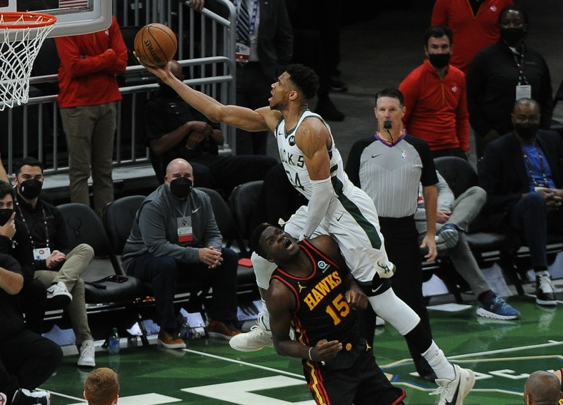 nba竞猜app- 特雷杨冲突遭禁赛，老鹰紧急换先发  